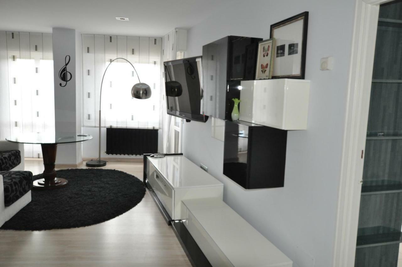 Black And White Suitte "Marques" Noja Exterior photo