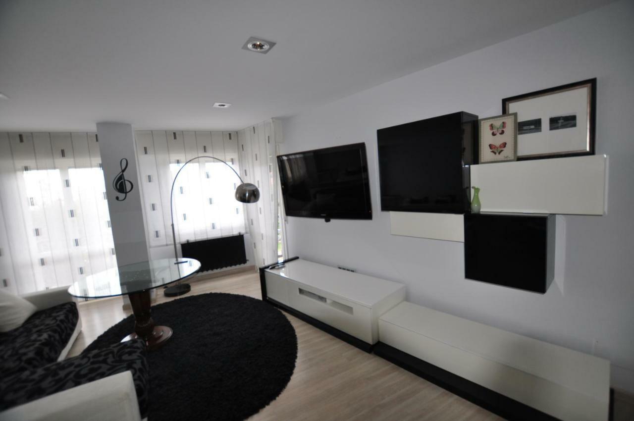 Black And White Suitte "Marques" Noja Exterior photo